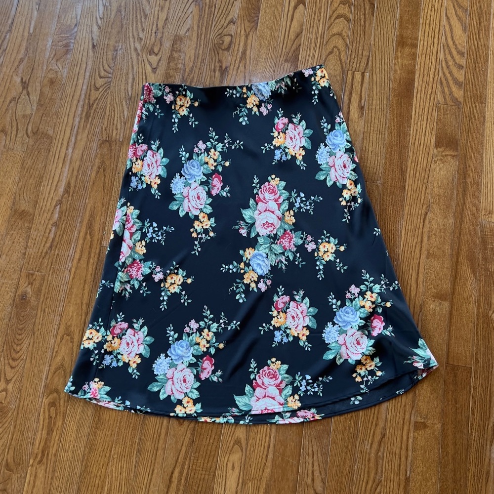 NEW Forever 21 Floral Skirt